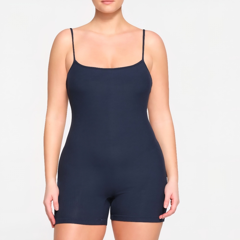 SKIMS Onsie - Picture 2 of 5